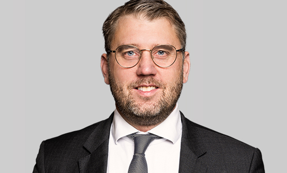 Stefan Pari 615X405